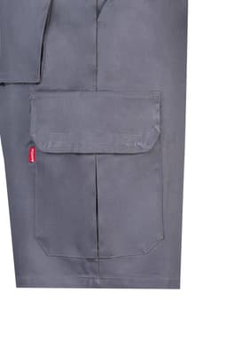 Bermudas multibolsillos