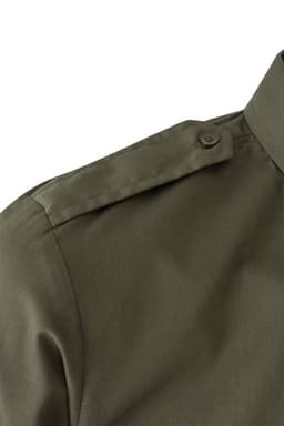 Camisa con galoneras manga larga