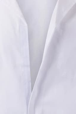 Bata con cierre de velcro