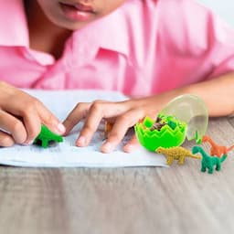 SET DE GOMAS "DINO"